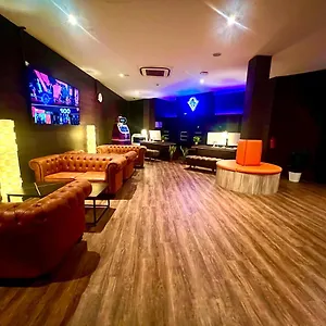 Arena Esports @ Bugis Village Singapur